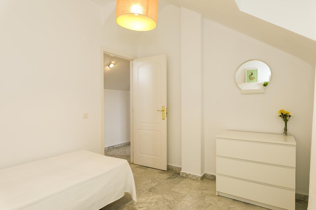 Weforyou Real Del Tivoli Two Rooms Бенальмадена Экстерьер фото